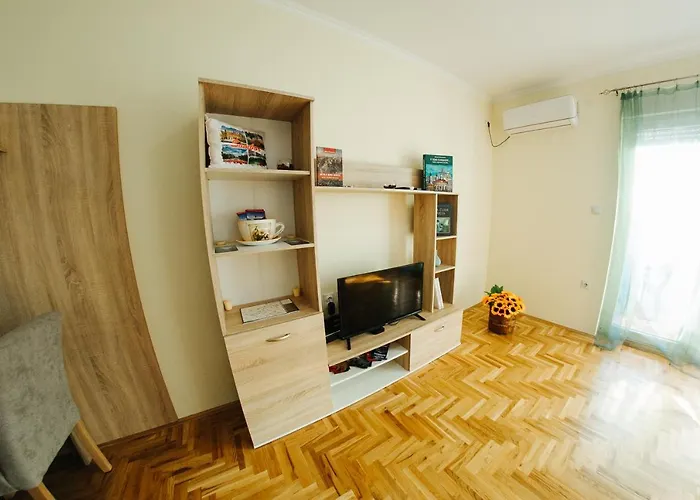 Sunflower شقة سومبور