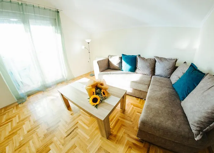 شقة Sunflower سومبور